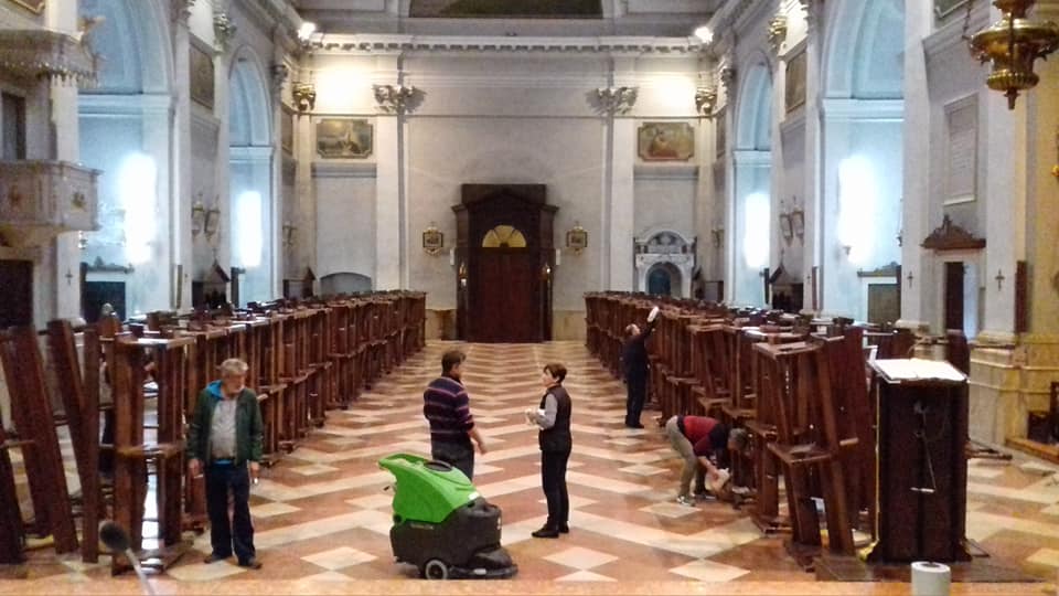 pulizia chiesa